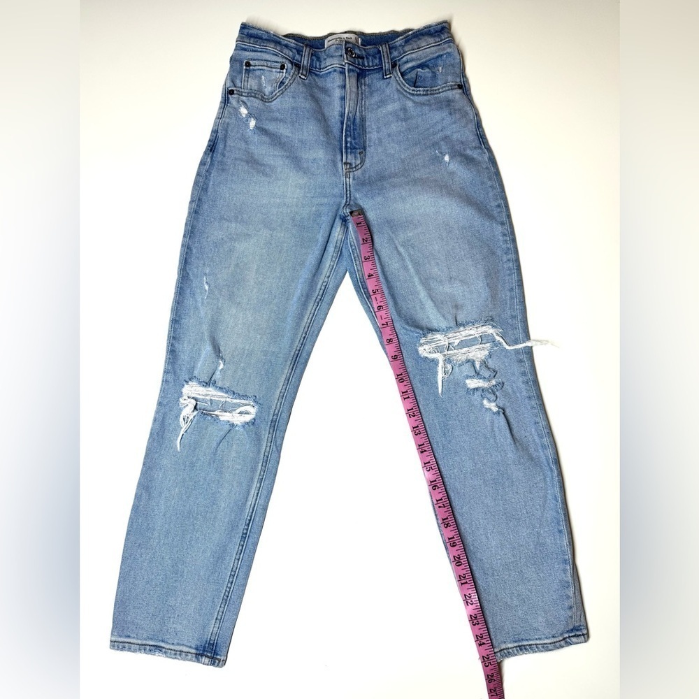 Abercrombie & Fitch The Mom High Rise Distressed Women's Jeans Size 27/4 R - Picture 3 of 10